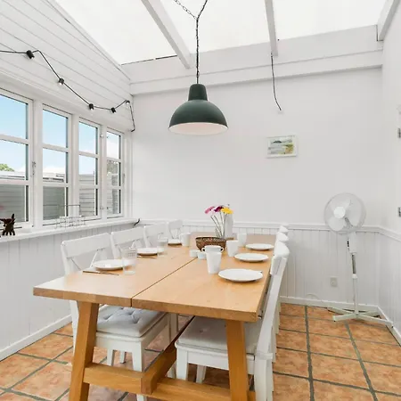 4 Bedroom Cozy In Nyaraló *