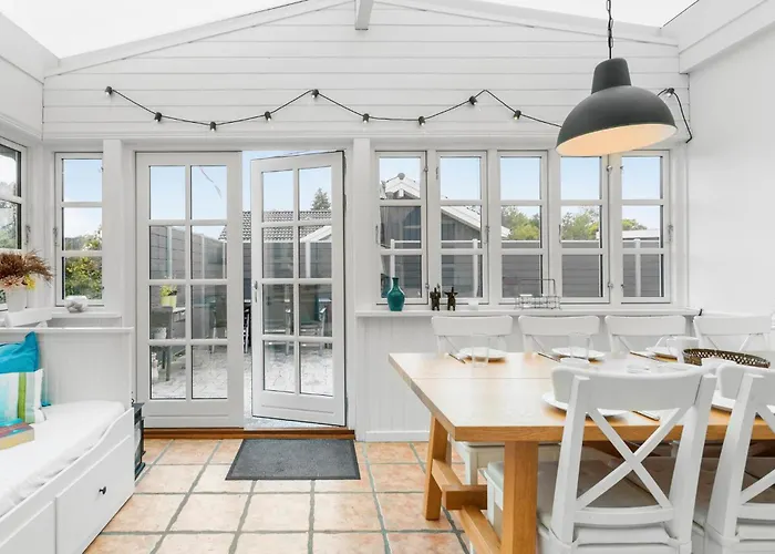 4 Bedroom Cozy In Σπίτι διακοπών *